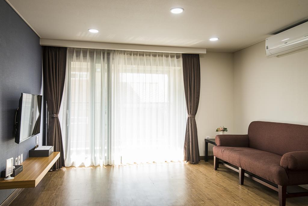 W Ocean Pension Seogwipo Ngoại thất bức ảnh